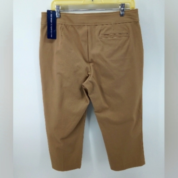 NWT CHAPS Slimming Fit Crop Tan Khaki Pants 10 Summer Spring Work Cotton Blend - Picture 3 of 10